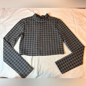 never worn cropped long sleeve